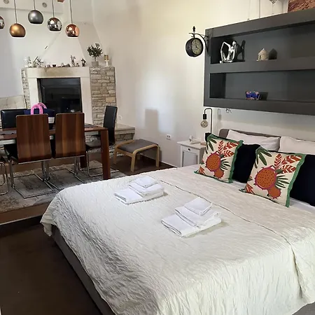 Small House Nea In City Center-With Free Parking Pula Exterior photo