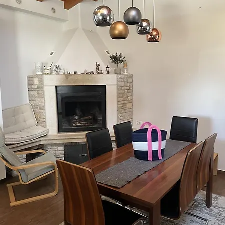 Small House Nea In City Center-With Free Parking Pula Exterior photo