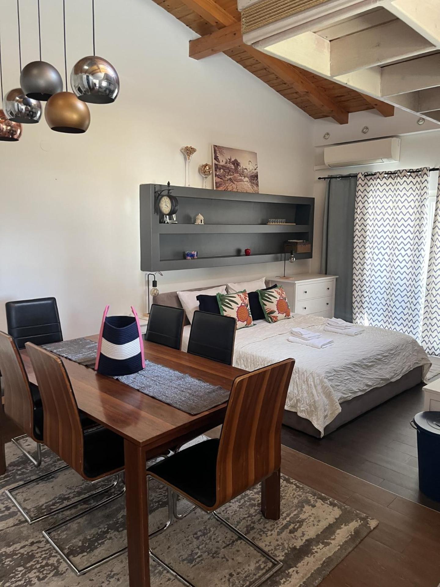 Small House Nea In Center-with Free Parking *