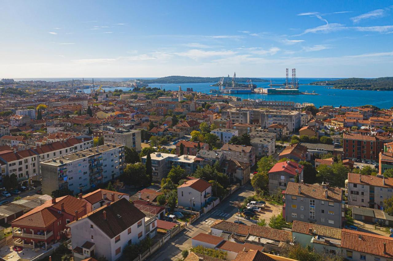 Apartament Small House Nea In Center-with Free Parking *